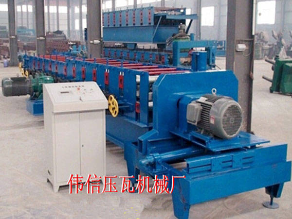 全自動飛鋸沖孔C型鋼機(jī)